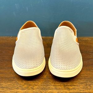 Olukai size 6-1/2 US Womens  EU 36.5